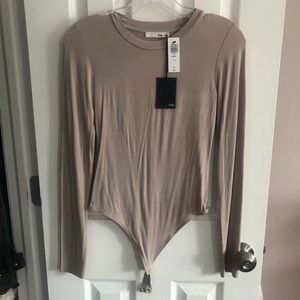 BRAND NEW! Aritzia/Wilfred Long Sleeve Body Suit